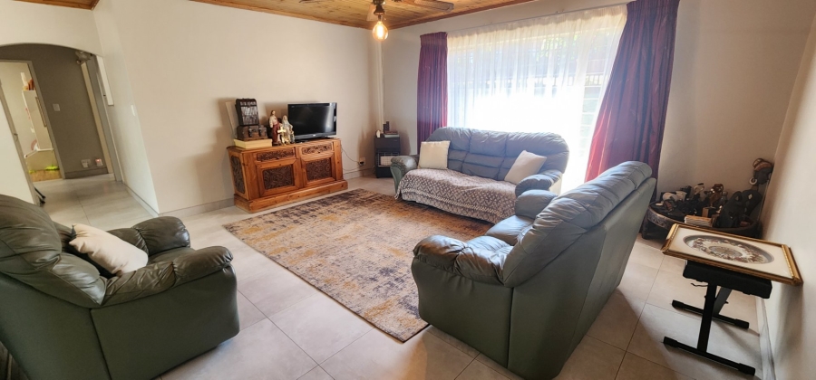 4 Bedroom Property for Sale in Laudium Gauteng