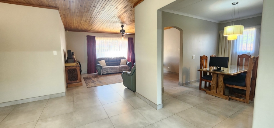 4 Bedroom Property for Sale in Laudium Gauteng