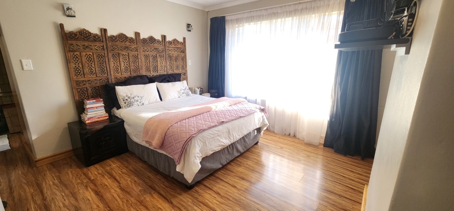 4 Bedroom Property for Sale in Laudium Gauteng