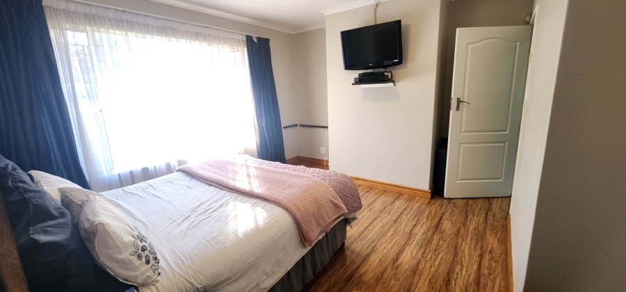4 Bedroom Property for Sale in Laudium Gauteng