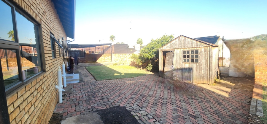 4 Bedroom Property for Sale in Laudium Gauteng
