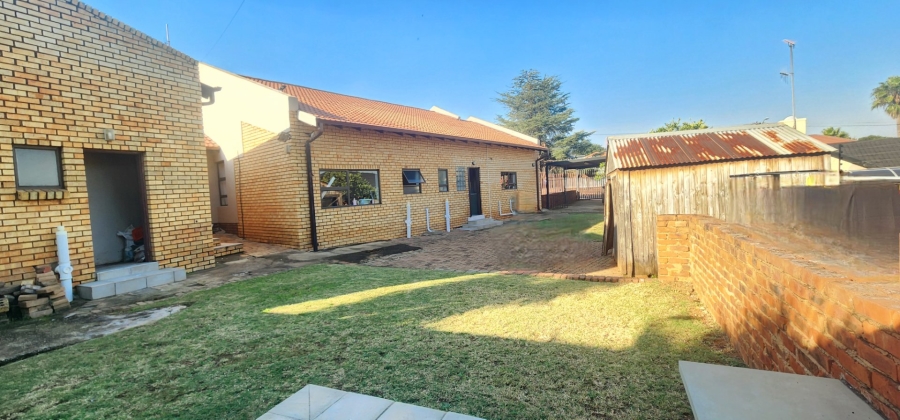 4 Bedroom Property for Sale in Laudium Gauteng