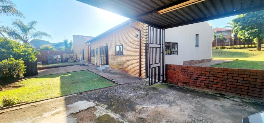 4 Bedroom Property for Sale in Laudium Gauteng