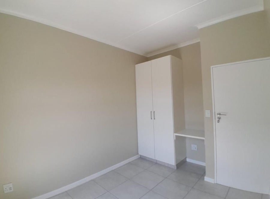 To Let 2 Bedroom Property for Rent in Grand Central Gauteng
