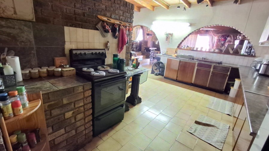 7 Bedroom Property for Sale in Dorandia Gauteng