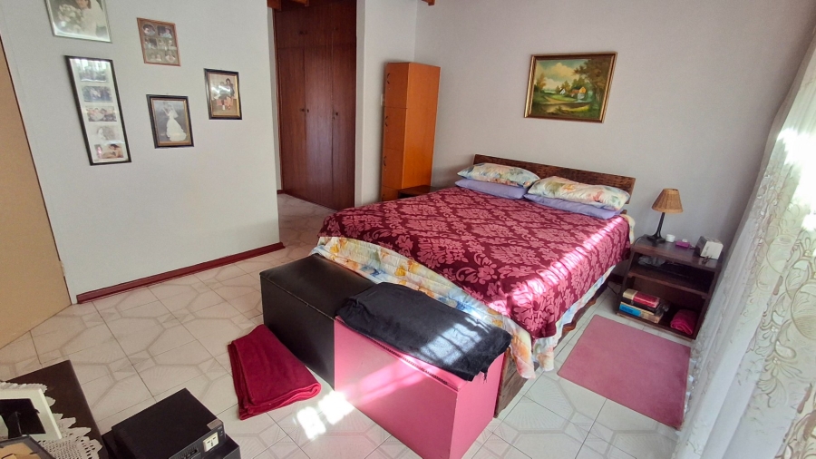 7 Bedroom Property for Sale in Dorandia Gauteng