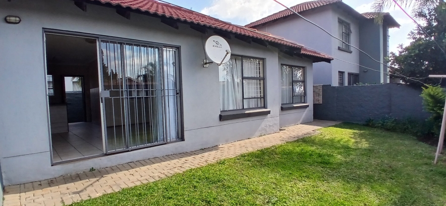 To Let 3 Bedroom Property for Rent in Heuwelsig Estate Gauteng