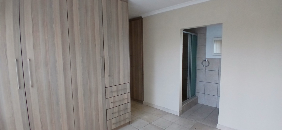 To Let 3 Bedroom Property for Rent in Heuwelsig Estate Gauteng