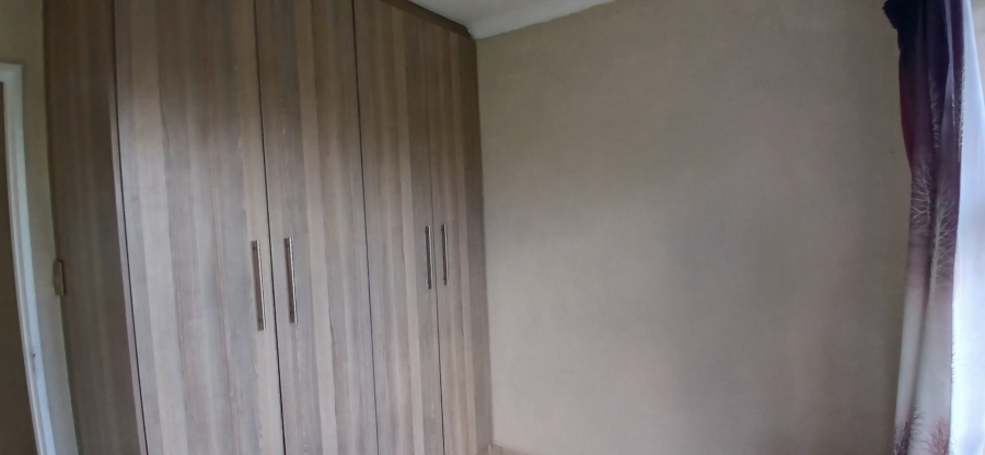 To Let 3 Bedroom Property for Rent in Heuwelsig Estate Gauteng