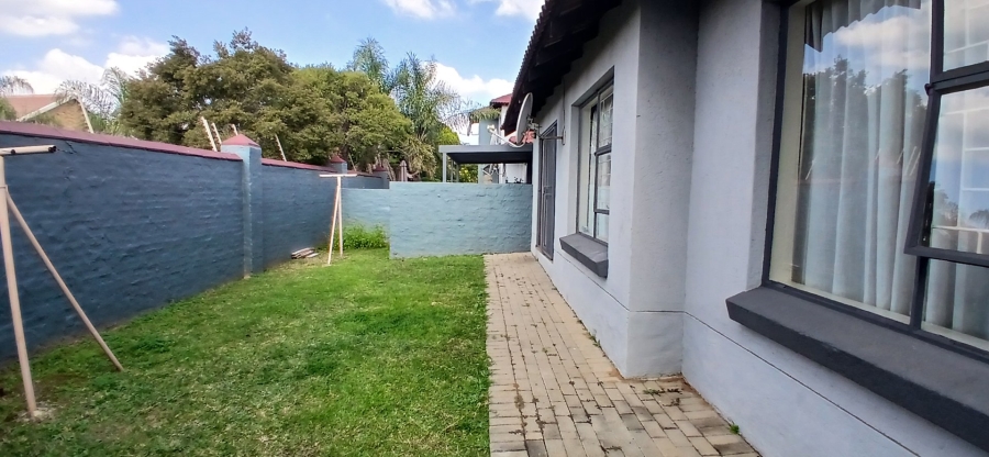 To Let 3 Bedroom Property for Rent in Heuwelsig Estate Gauteng