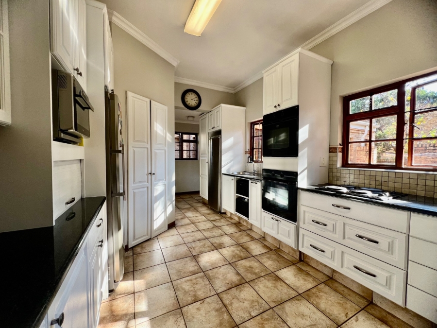 4 Bedroom Property for Sale in Woodhill Estate Gauteng