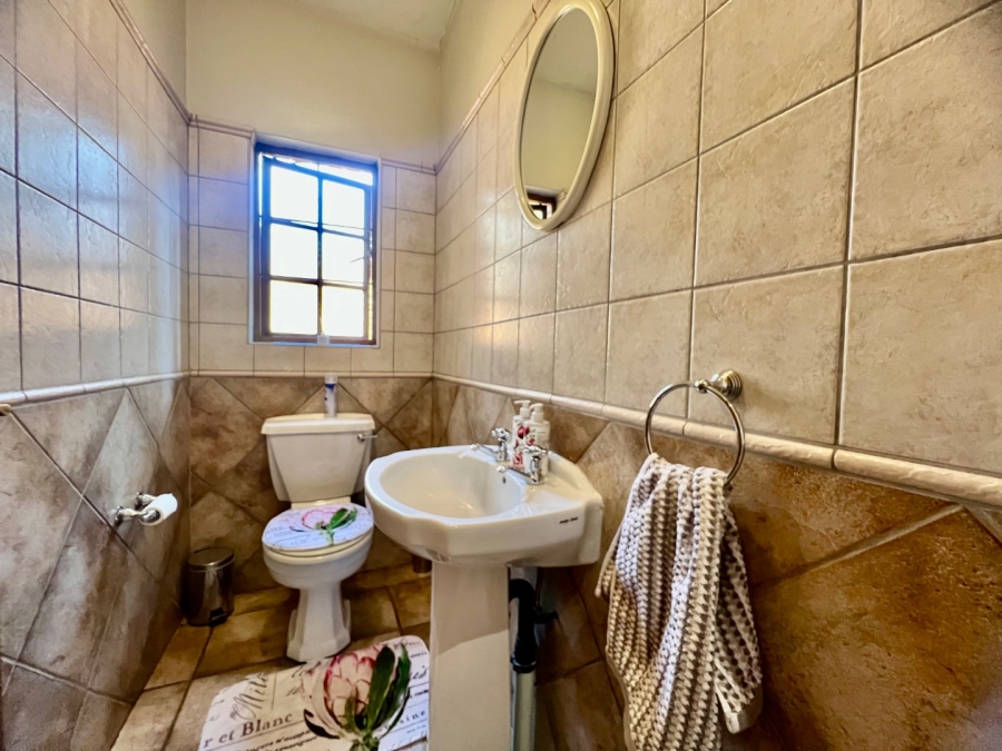 4 Bedroom Property for Sale in Woodhill Estate Gauteng