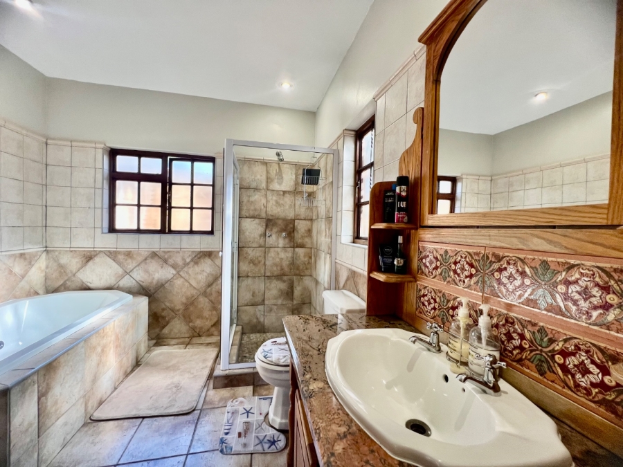 4 Bedroom Property for Sale in Woodhill Estate Gauteng