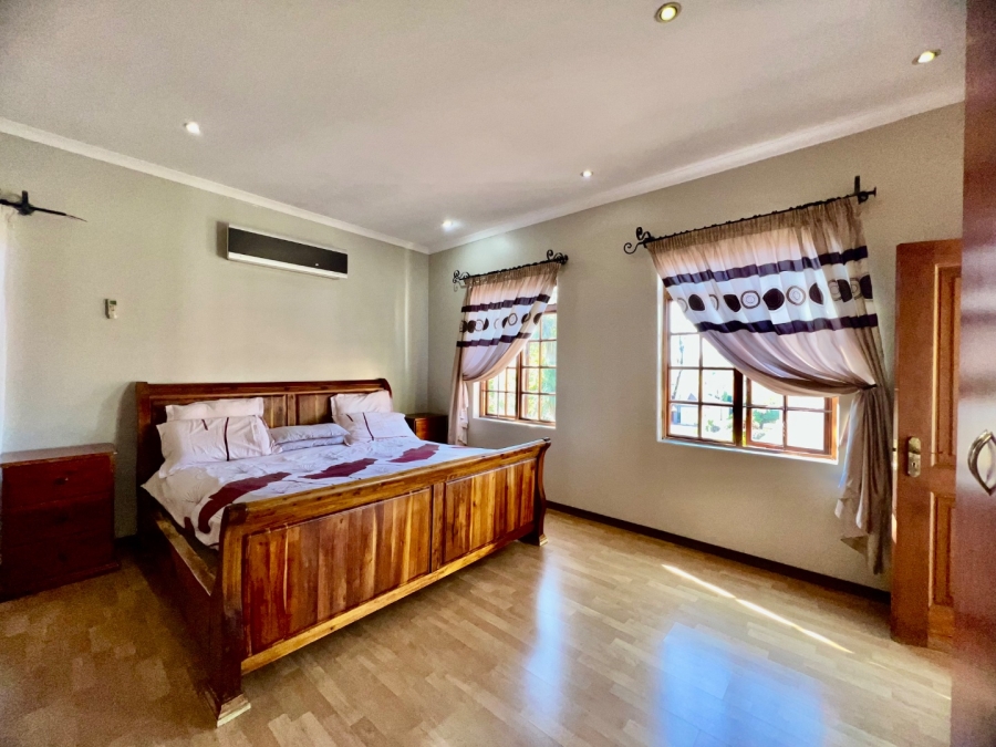 4 Bedroom Property for Sale in Woodhill Estate Gauteng