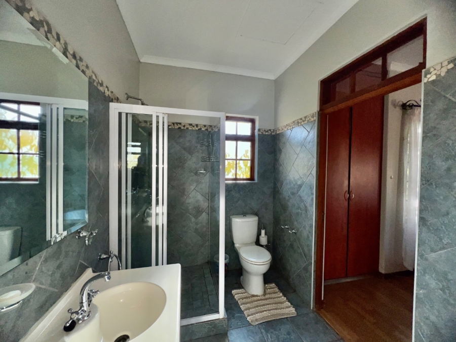 4 Bedroom Property for Sale in Woodhill Estate Gauteng