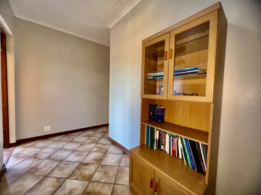 4 Bedroom Property for Sale in Woodhill Estate Gauteng