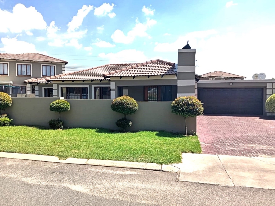 3 Bedroom Property for Sale in The Reeds Gauteng