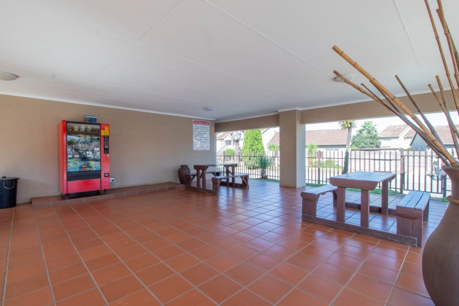  Bedroom Property for Sale in Brentwood Park AH Gauteng