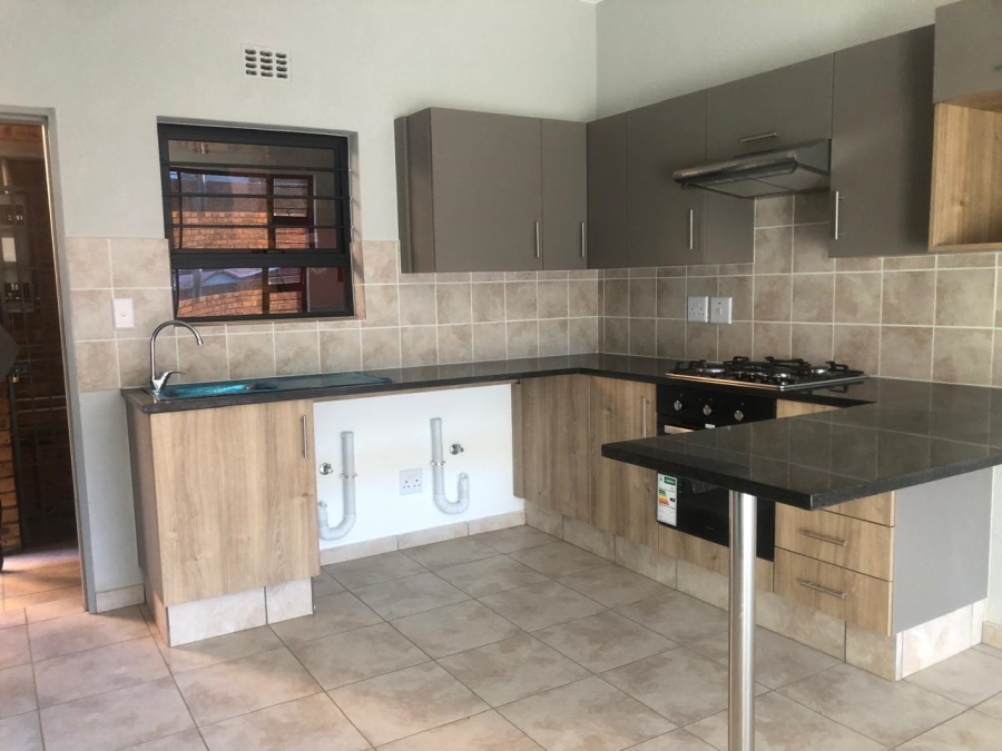 2 Bedroom Property for Sale in Ravenswood Gauteng