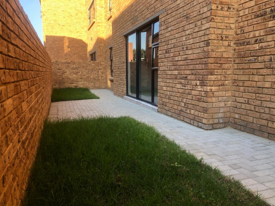 2 Bedroom Property for Sale in Ravenswood Gauteng