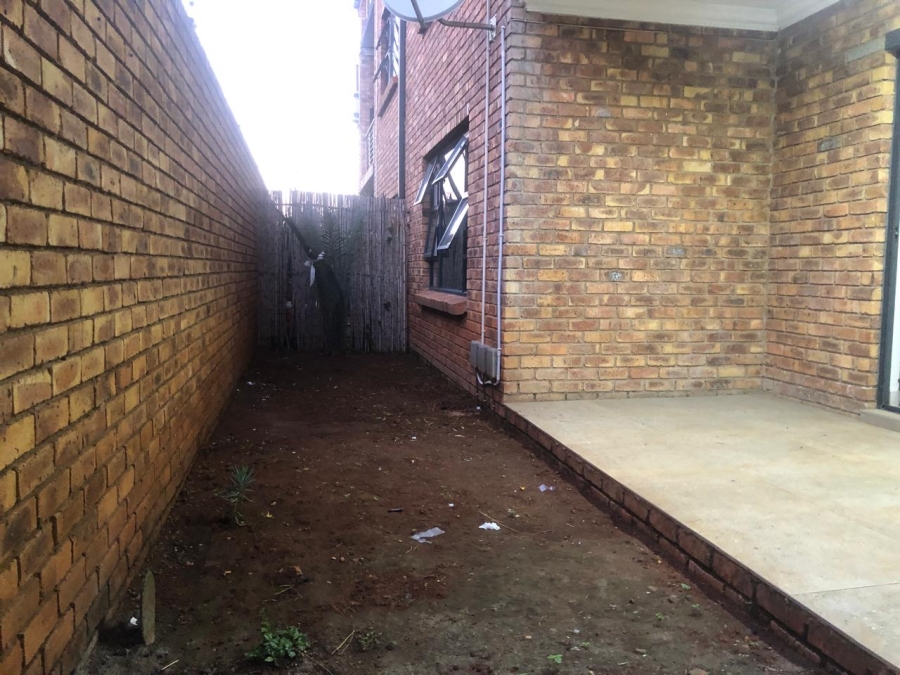  Bedroom Property for Sale in Witfield Gauteng