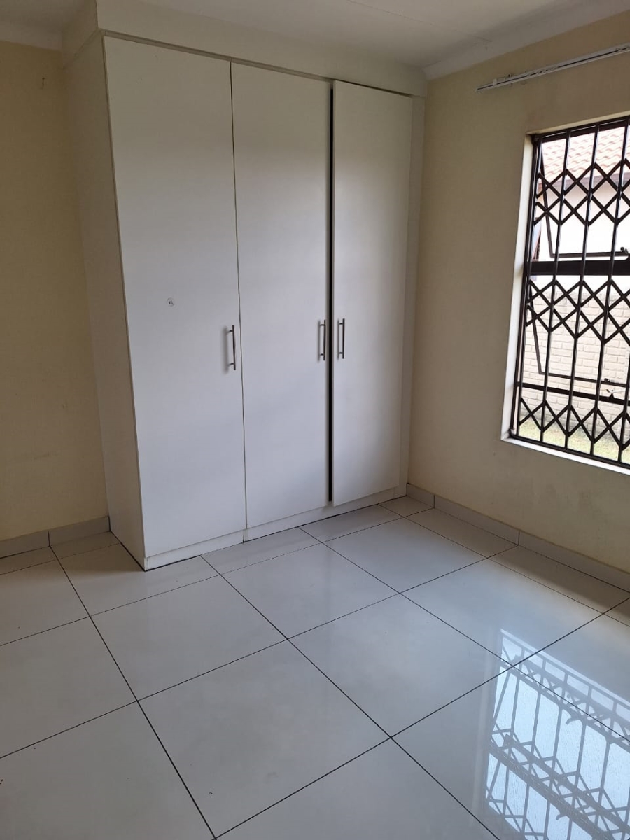 To Let 2 Bedroom Property for Rent in Blue Hills Gauteng
