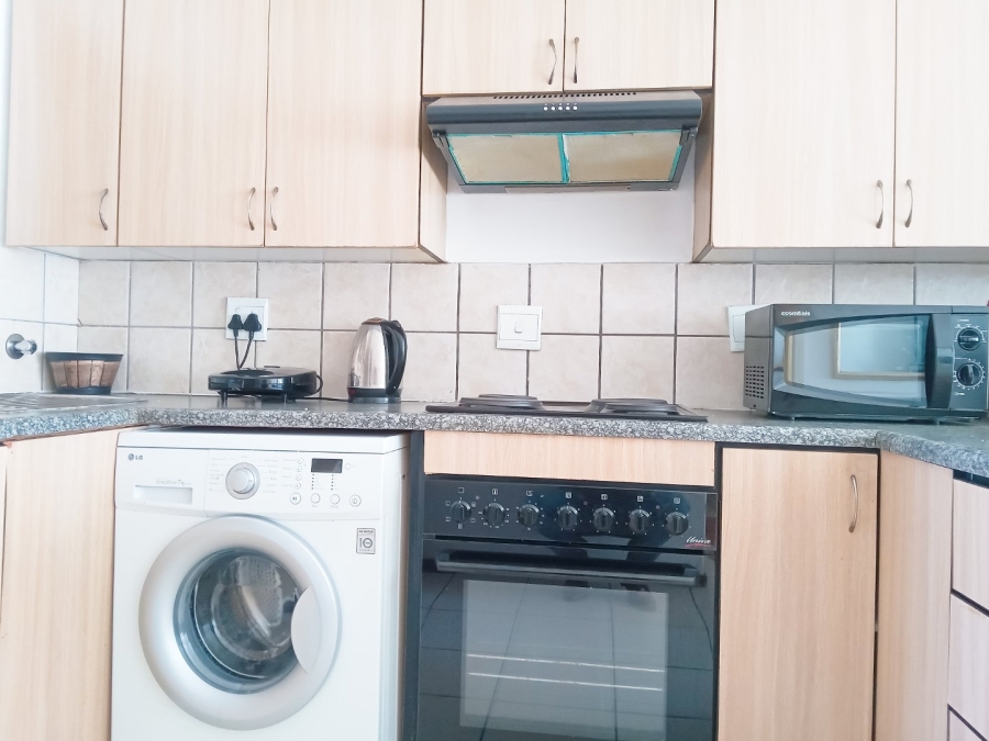 To Let 2 Bedroom Property for Rent in Florida Gauteng