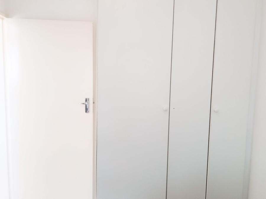 To Let 2 Bedroom Property for Rent in Florida Gauteng