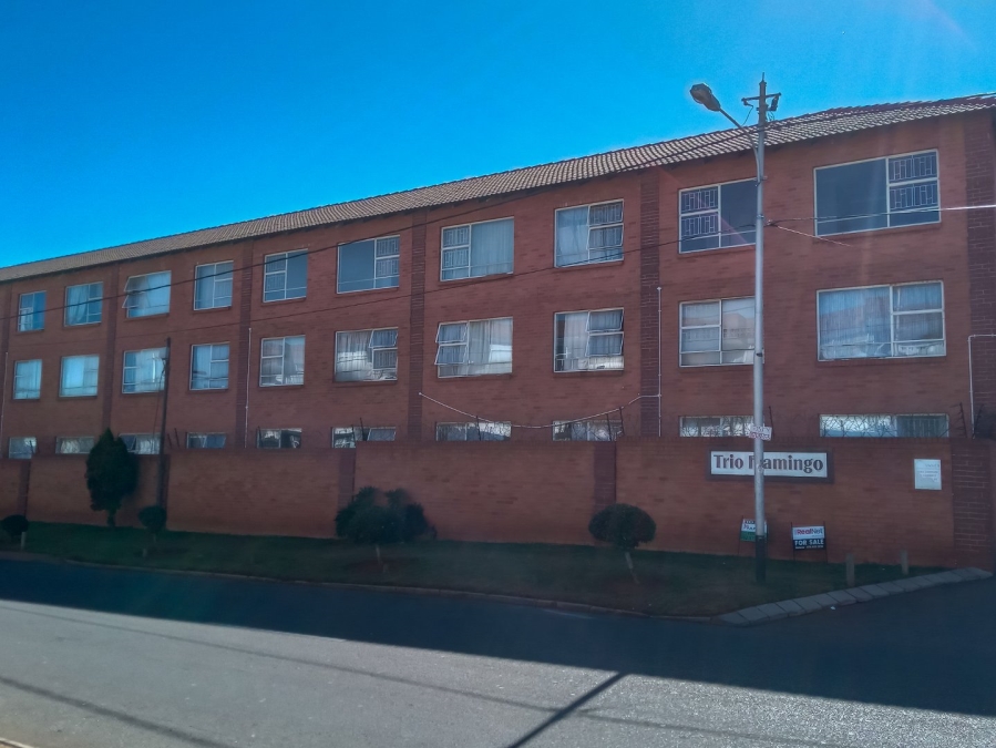 To Let 2 Bedroom Property for Rent in Florida Gauteng