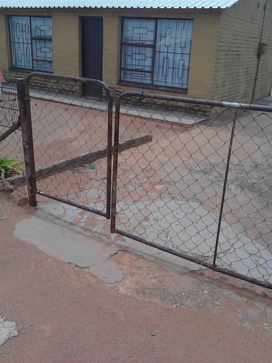 2 Bedroom Property for Sale in Soshanguve K Gauteng
