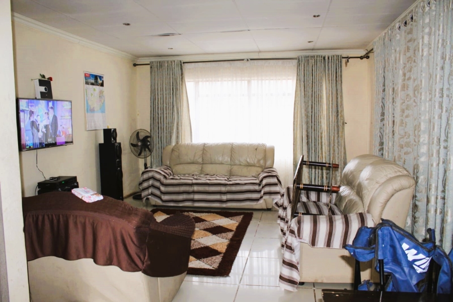 2 Bedroom Property for Sale in Derdepoort Gauteng