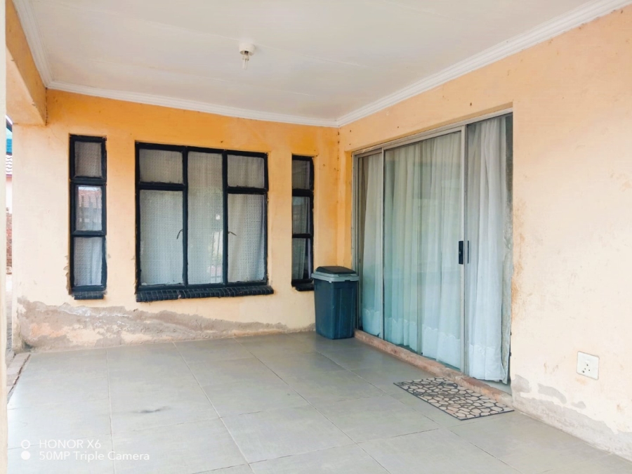 2 Bedroom Property for Sale in Derdepoort Gauteng