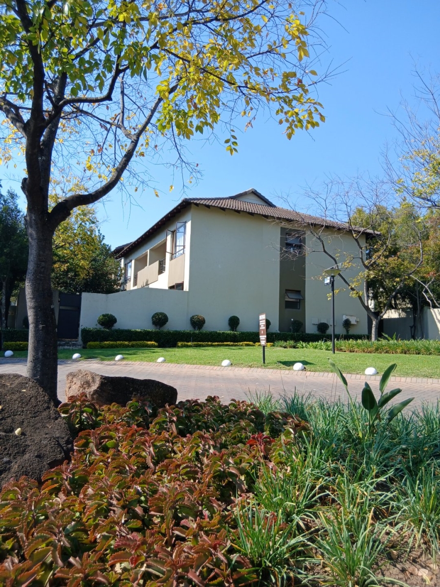 To Let 2 Bedroom Property for Rent in Fourways Gauteng