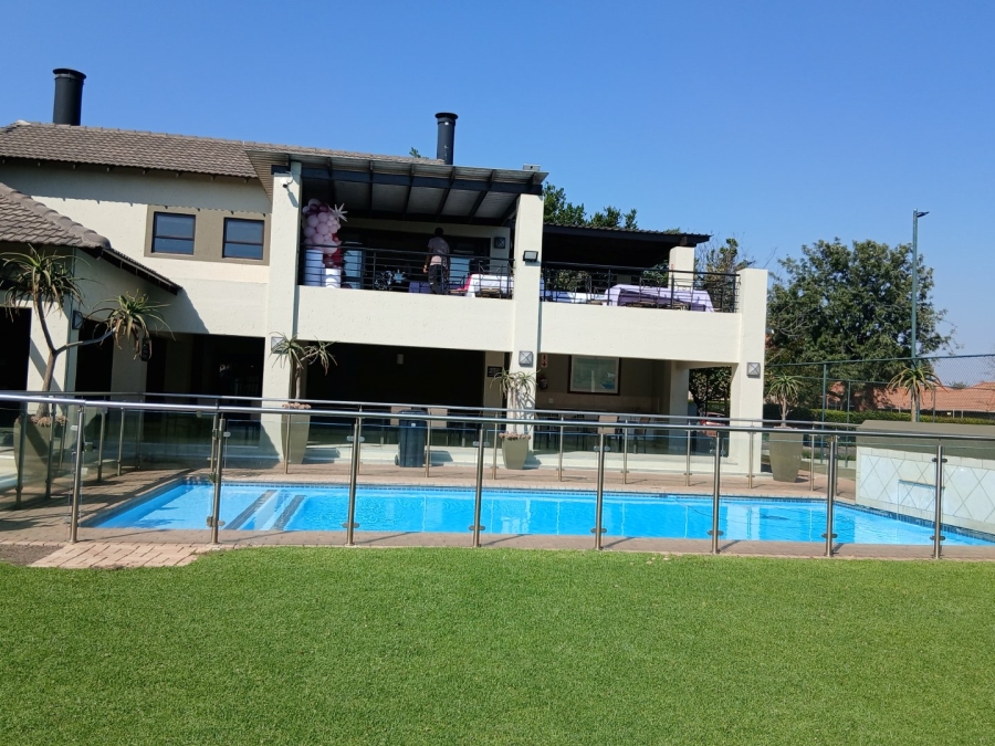 To Let 2 Bedroom Property for Rent in Fourways Gauteng