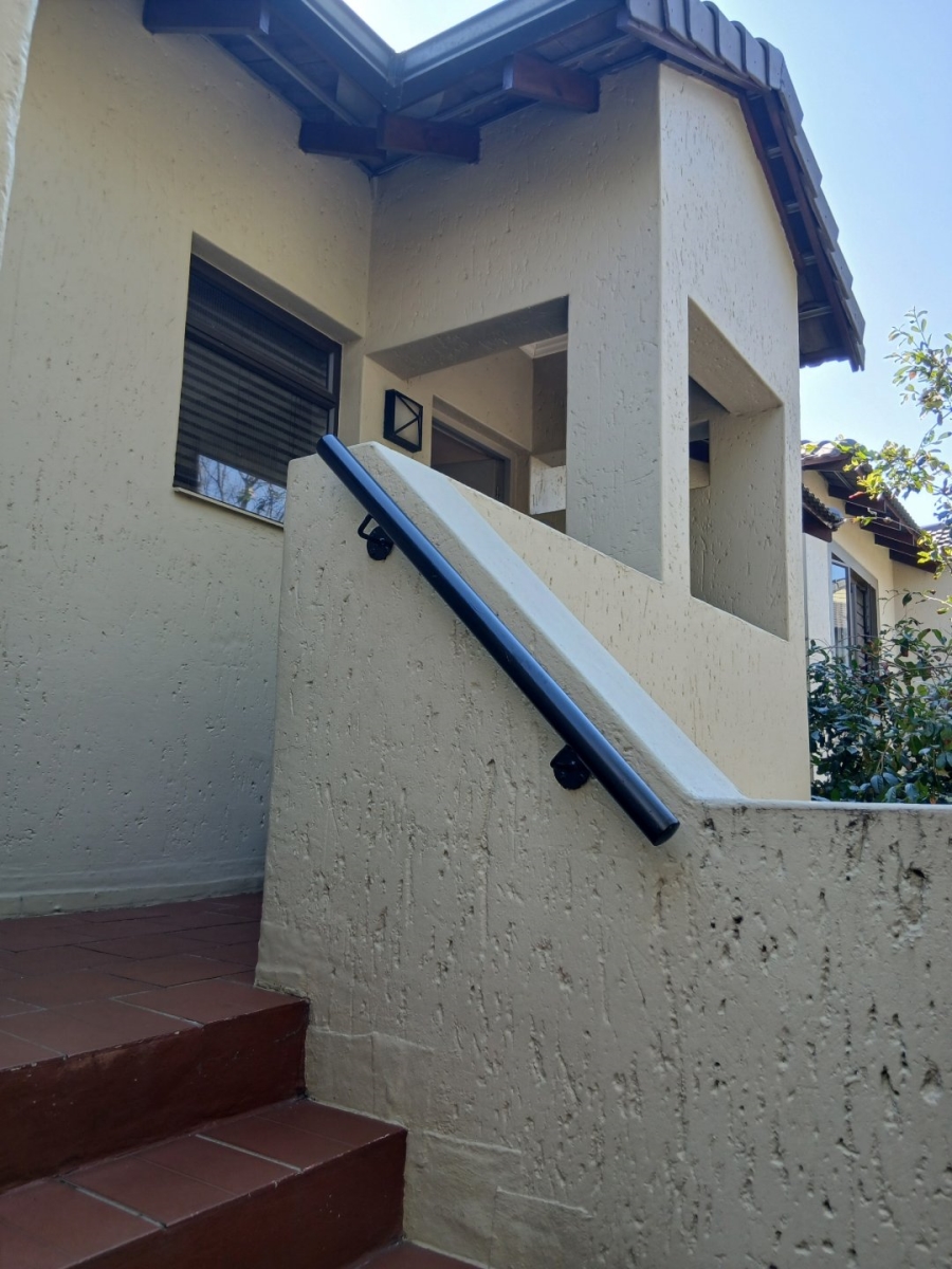 To Let 2 Bedroom Property for Rent in Fourways Gauteng