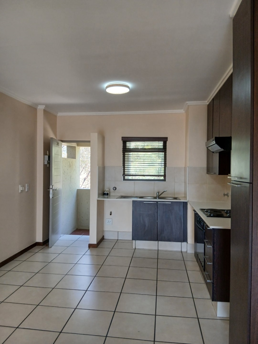 To Let 2 Bedroom Property for Rent in Fourways Gauteng
