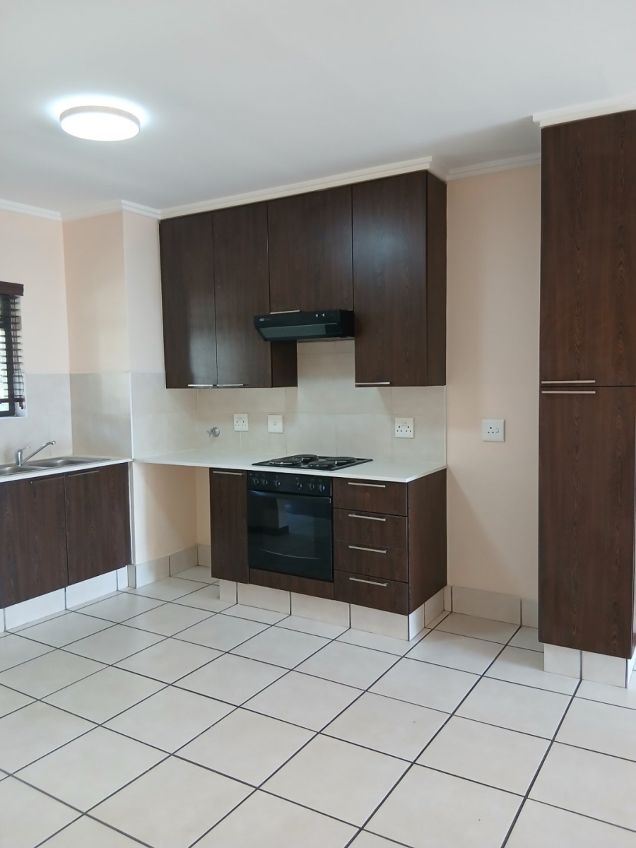 To Let 2 Bedroom Property for Rent in Fourways Gauteng