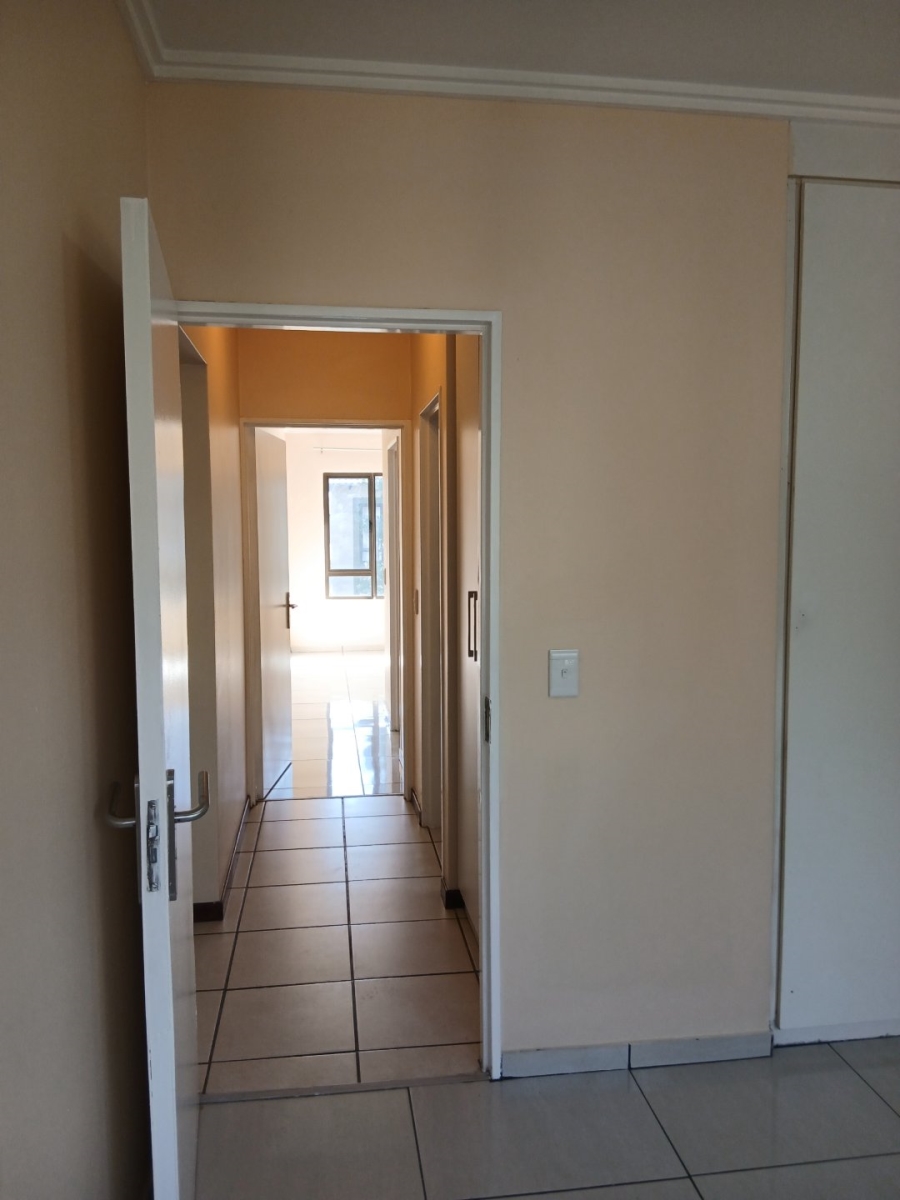 To Let 2 Bedroom Property for Rent in Fourways Gauteng