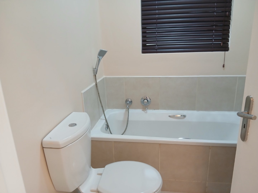 To Let 2 Bedroom Property for Rent in Fourways Gauteng