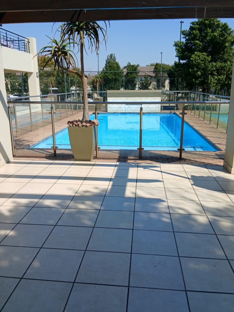 To Let 2 Bedroom Property for Rent in Fourways Gauteng