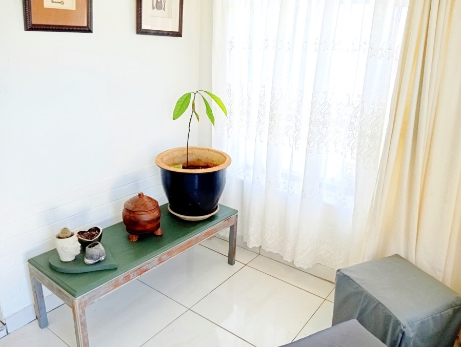 To Let 4 Bedroom Property for Rent in Discovery Gauteng