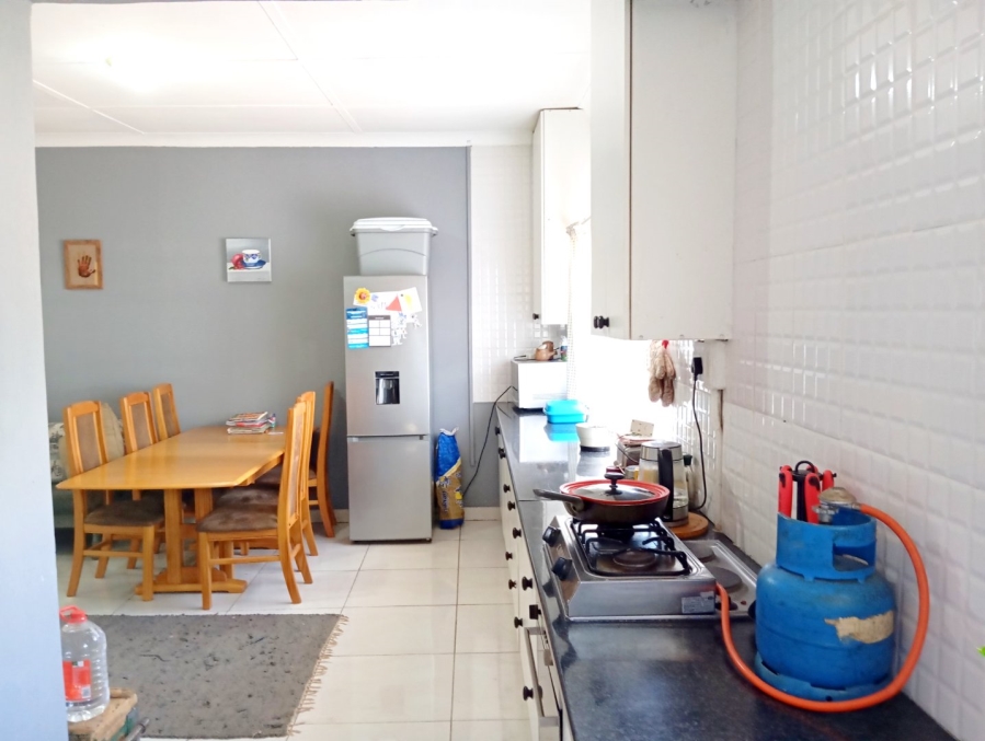 To Let 4 Bedroom Property for Rent in Discovery Gauteng