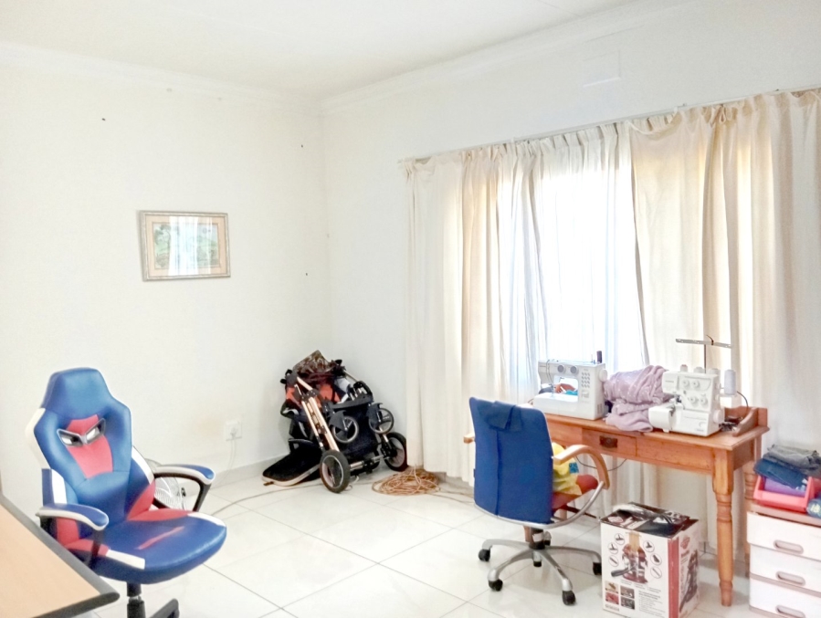 To Let 4 Bedroom Property for Rent in Discovery Gauteng