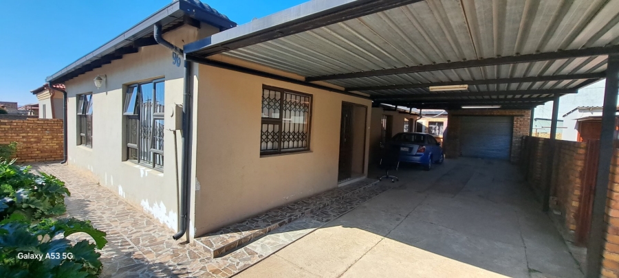 4 Bedroom Property for Sale in Mamelodi West Gauteng