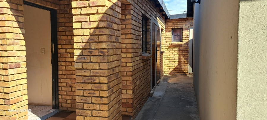 4 Bedroom Property for Sale in Mamelodi West Gauteng