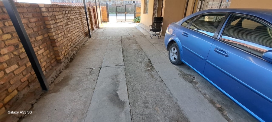 4 Bedroom Property for Sale in Mamelodi West Gauteng