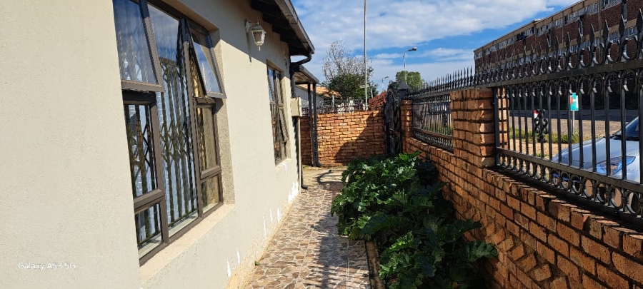 4 Bedroom Property for Sale in Mamelodi West Gauteng