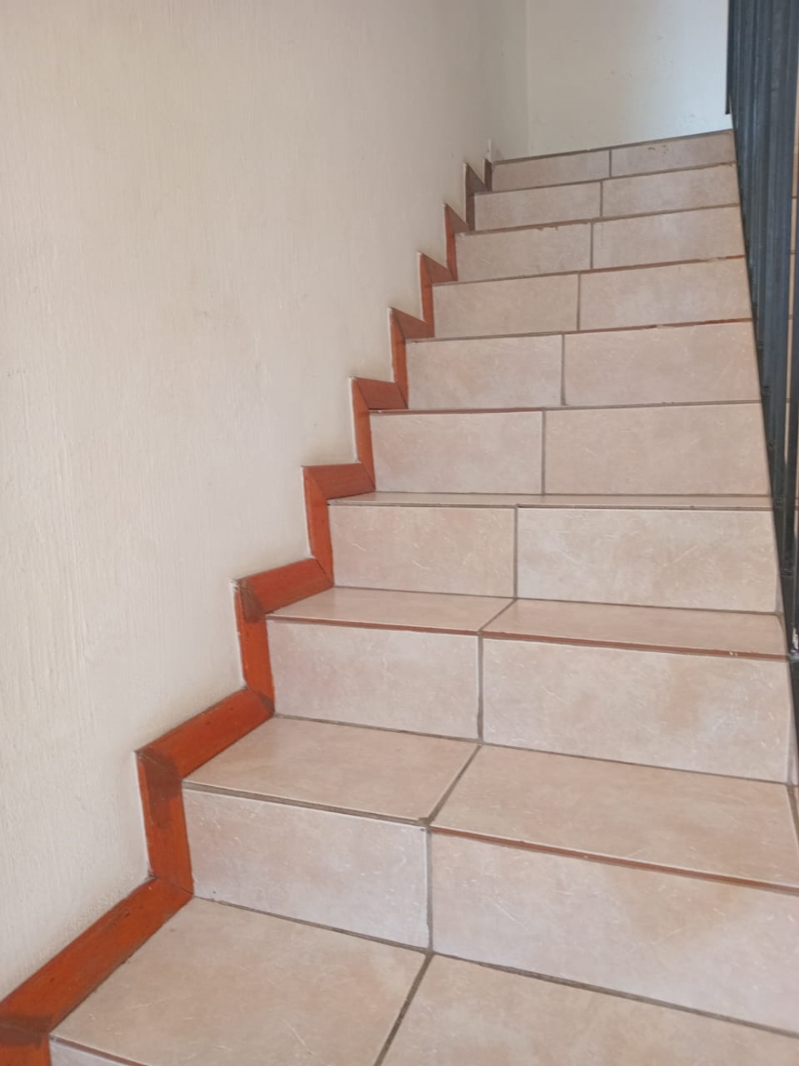 To Let 3 Bedroom Property for Rent in Heuwelsig Estate Gauteng