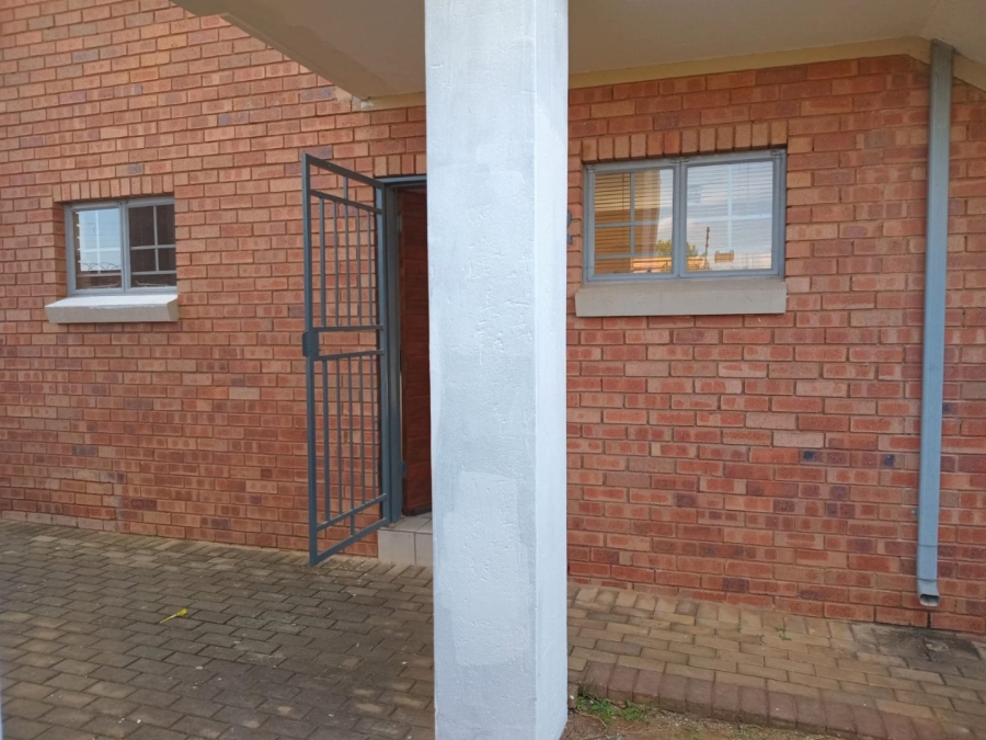 2 Bedroom Property for Sale in Crescent Wood Country Estate Gauteng