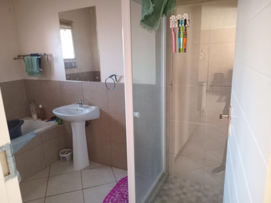 2 Bedroom Property for Sale in Crescent Wood Country Estate Gauteng